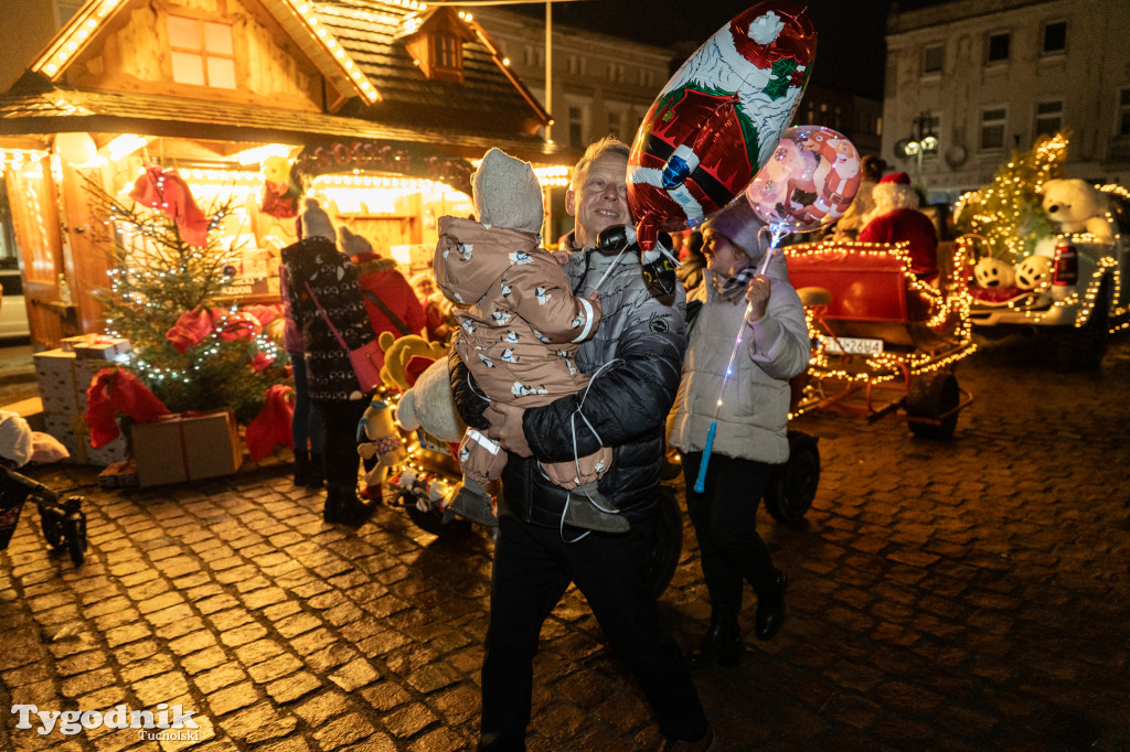 Borowiacki Jarmark na rynku w Tucholi DOMEK