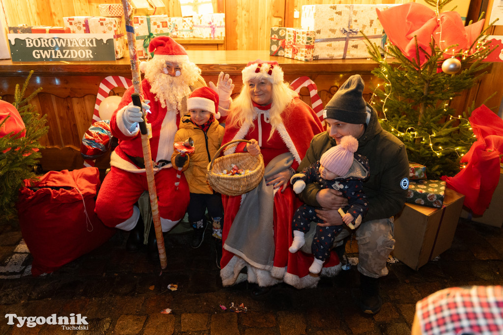 Borowiacki Jarmark na rynku w Tucholi DOMEK