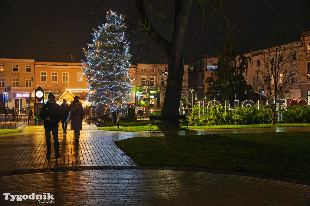 Borowiacki Jarmark na rynku w Tucholi DOMEK