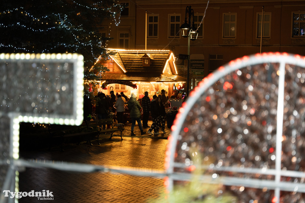 Borowiacki Jarmark na rynku w Tucholi DOMEK