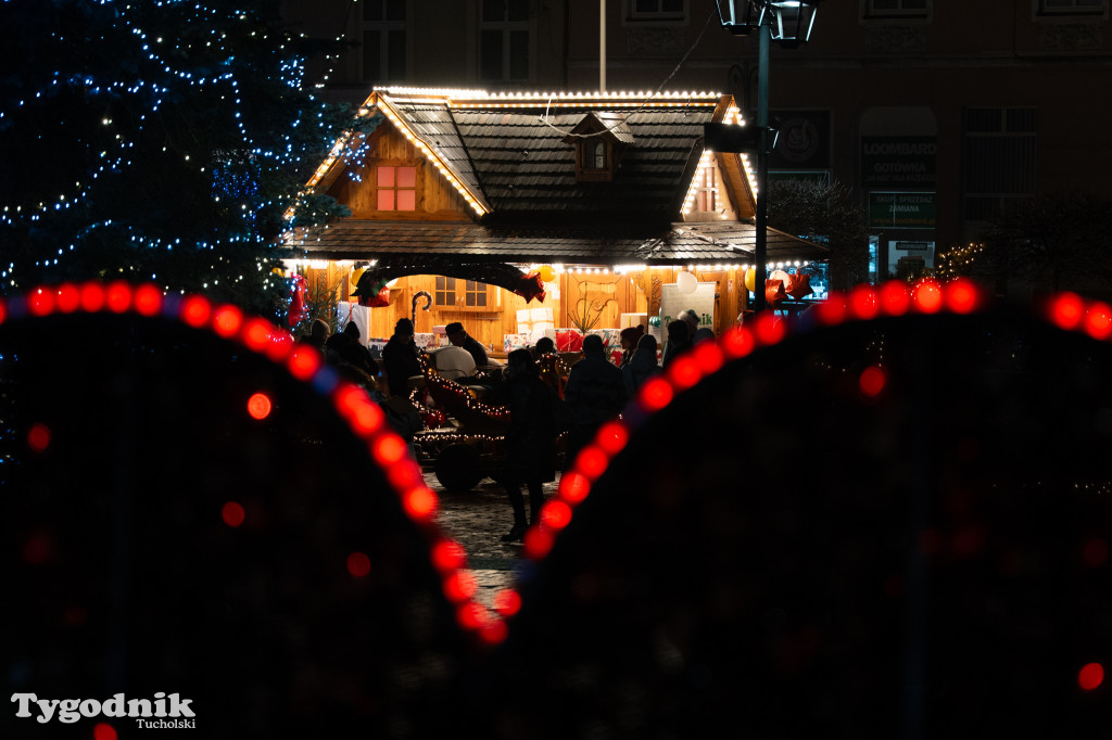 Borowiacki Jarmark na rynku w Tucholi DOMEK