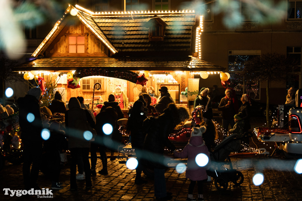 Borowiacki Jarmark na rynku w Tucholi DOMEK