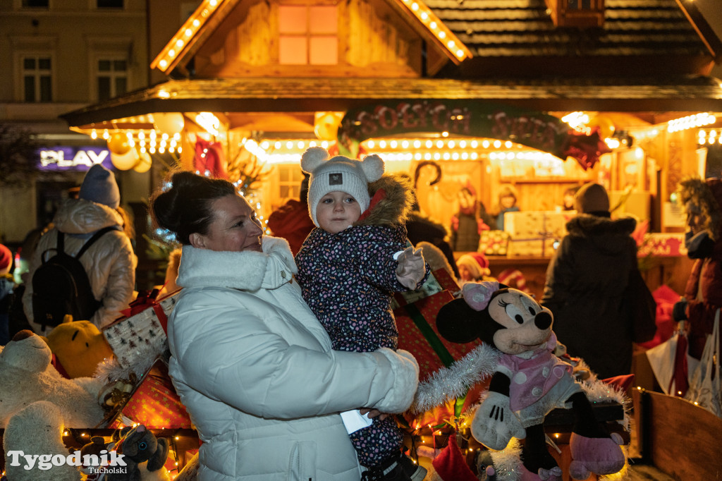 Borowiacki Jarmark na rynku w Tucholi DOMEK