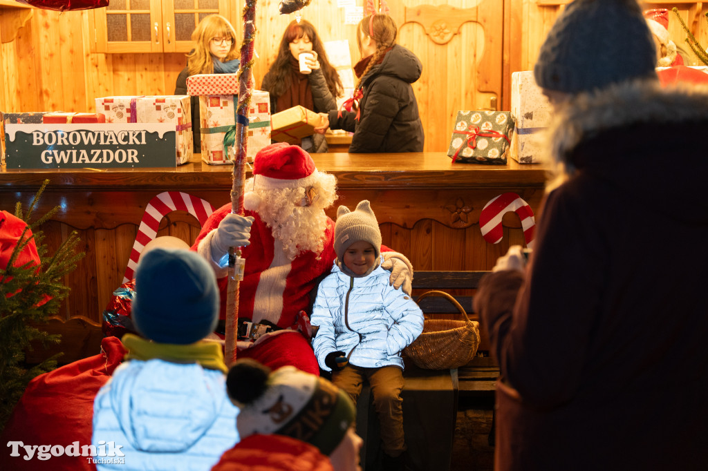 Borowiacki Jarmark na rynku w Tucholi DOMEK