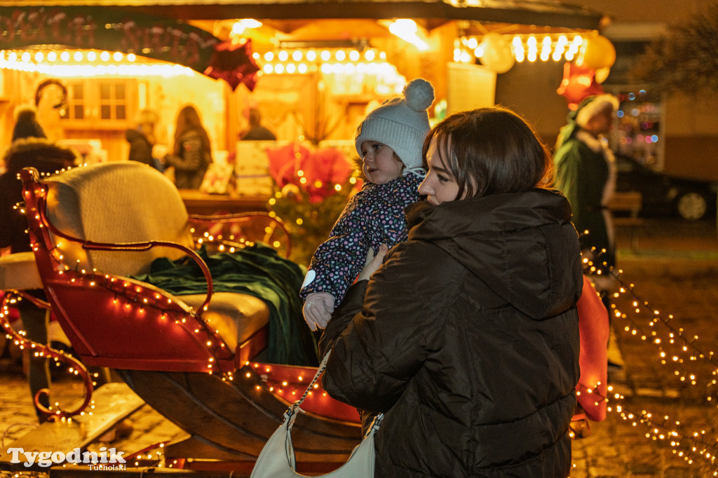 Borowiacki Jarmark na rynku w Tucholi DOMEK