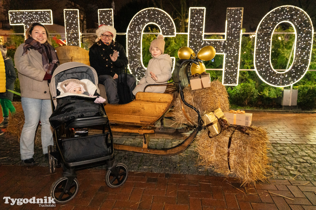 Borowiacki Jarmark na rynku w Tucholi DOMEK