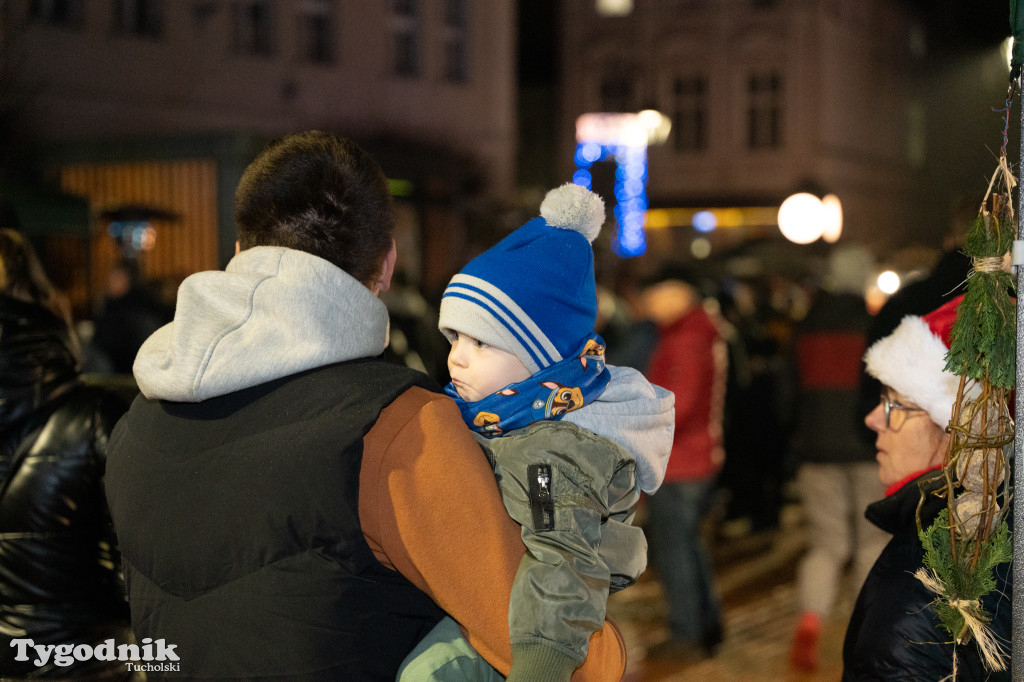 Borowiacki Jarmark na rynku w Tucholi DOMEK