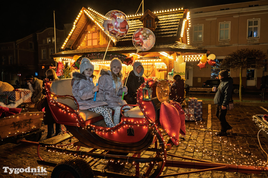 Borowiacki Jarmark na rynku w Tucholi DOMEK