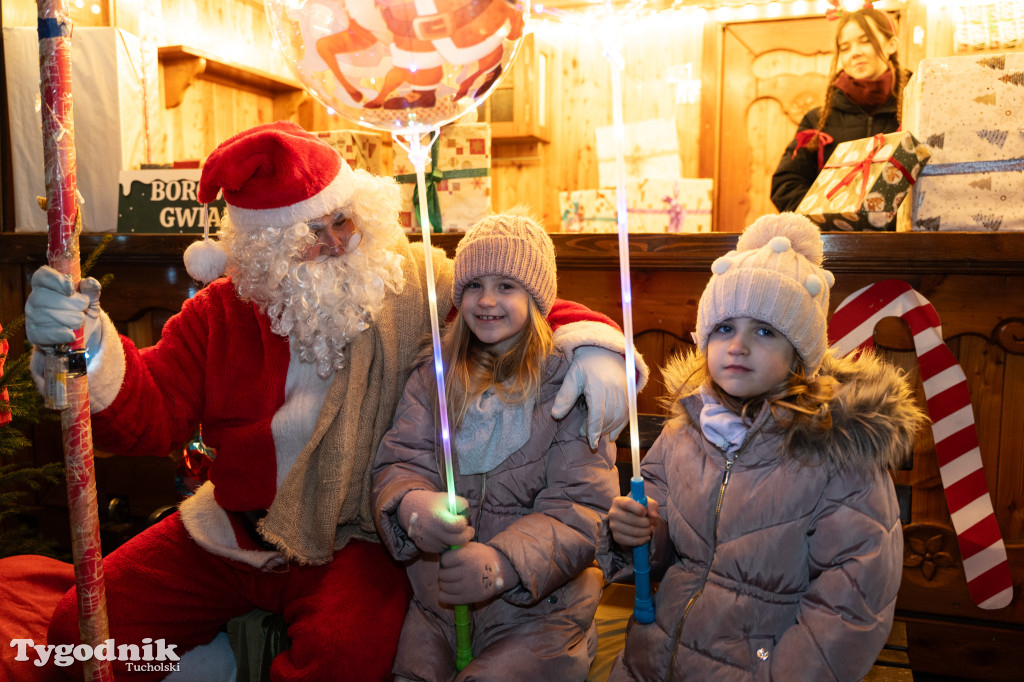 Borowiacki Jarmark na rynku w Tucholi DOMEK