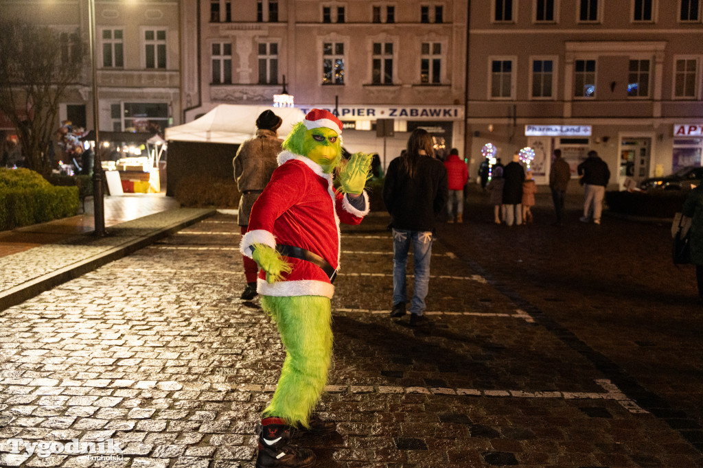 Borowiacki Jarmark na rynku w Tucholi DOMEK