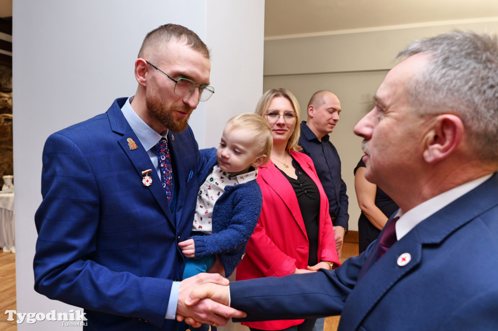 Krwiodawcy z powiatu tucholskiego odznaczeni z prezesem PCK
