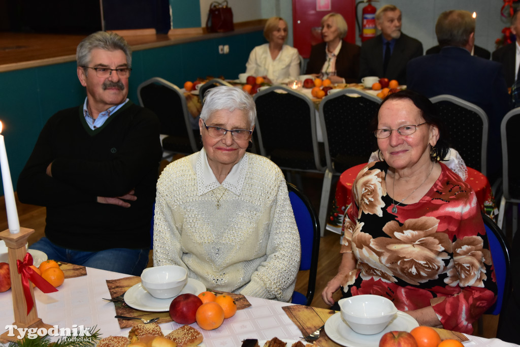 Aby w święta dobro zawsze zwyciężało nad złem. Spotkanie opłatkowe w Cekcynie / ZDJĘCIA