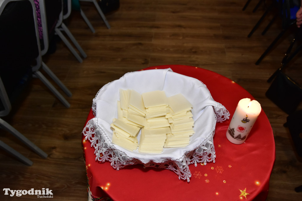 Aby w święta dobro zawsze zwyciężało nad złem. Spotkanie opłatkowe w Cekcynie / ZDJĘCIA