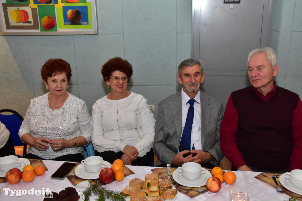 Aby w święta dobro zawsze zwyciężało nad złem. Spotkanie opłatkowe w Cekcynie / ZDJĘCIA