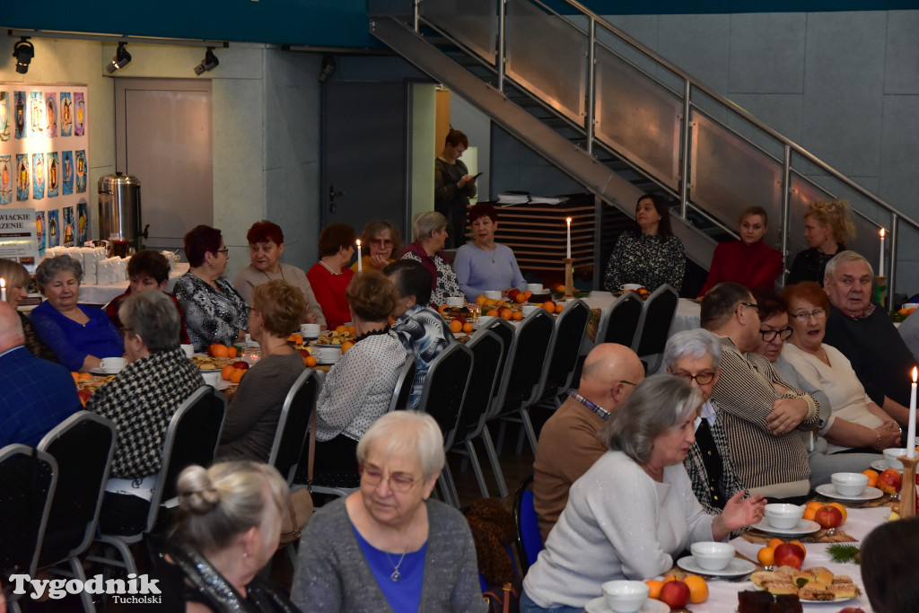Aby w święta dobro zawsze zwyciężało nad złem. Spotkanie opłatkowe w Cekcynie / ZDJĘCIA
