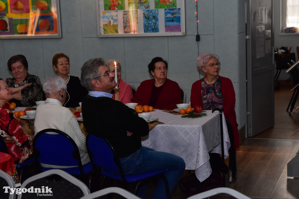 Aby w święta dobro zawsze zwyciężało nad złem. Spotkanie opłatkowe w Cekcynie / ZDJĘCIA