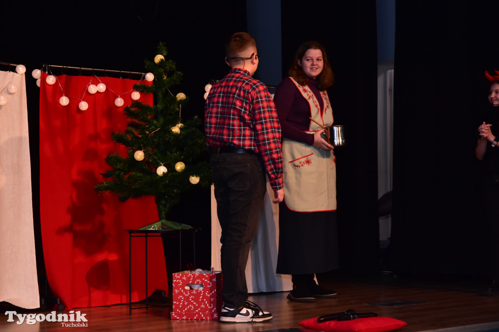Aby w święta dobro zawsze zwyciężało nad złem. Spotkanie opłatkowe w Cekcynie / ZDJĘCIA