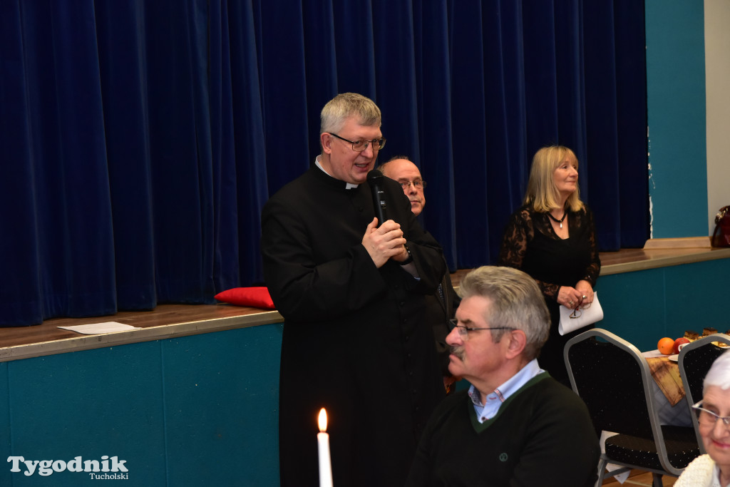 Aby w święta dobro zawsze zwyciężało nad złem. Spotkanie opłatkowe w Cekcynie / ZDJĘCIA