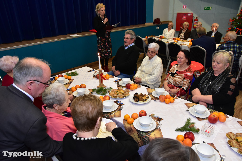 Aby w święta dobro zawsze zwyciężało nad złem. Spotkanie opłatkowe w Cekcynie / ZDJĘCIA