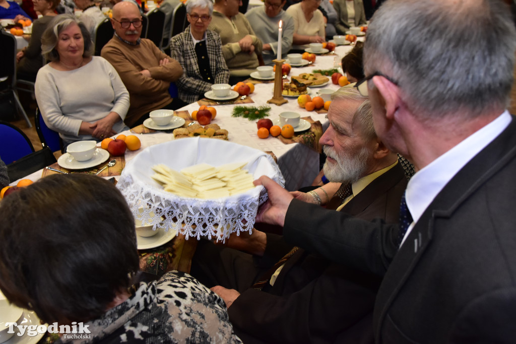 Aby w święta dobro zawsze zwyciężało nad złem. Spotkanie opłatkowe w Cekcynie / ZDJĘCIA