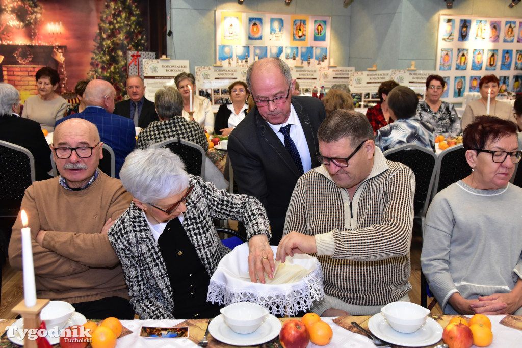 Aby w święta dobro zawsze zwyciężało nad złem. Spotkanie opłatkowe w Cekcynie / ZDJĘCIA