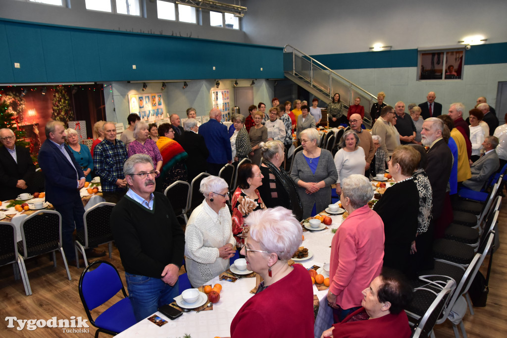 Aby w święta dobro zawsze zwyciężało nad złem. Spotkanie opłatkowe w Cekcynie / ZDJĘCIA