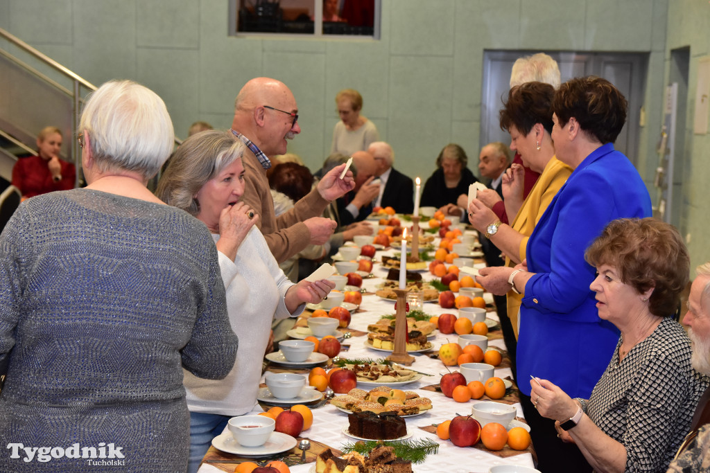 Aby w święta dobro zawsze zwyciężało nad złem. Spotkanie opłatkowe w Cekcynie / ZDJĘCIA
