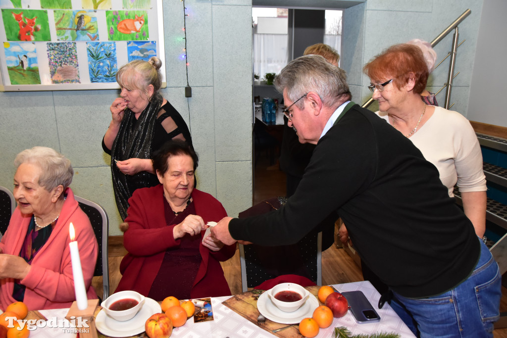 Aby w święta dobro zawsze zwyciężało nad złem. Spotkanie opłatkowe w Cekcynie / ZDJĘCIA
