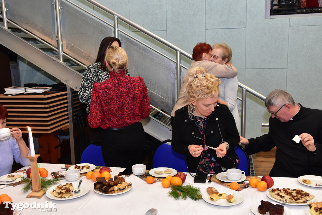 Aby w święta dobro zawsze zwyciężało nad złem. Spotkanie opłatkowe w Cekcynie / ZDJĘCIA