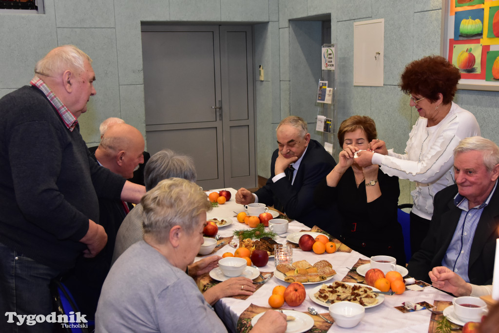 Aby w święta dobro zawsze zwyciężało nad złem. Spotkanie opłatkowe w Cekcynie / ZDJĘCIA