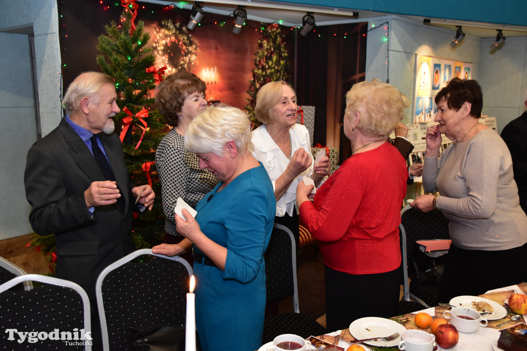 Aby w święta dobro zawsze zwyciężało nad złem. Spotkanie opłatkowe w Cekcynie / ZDJĘCIA