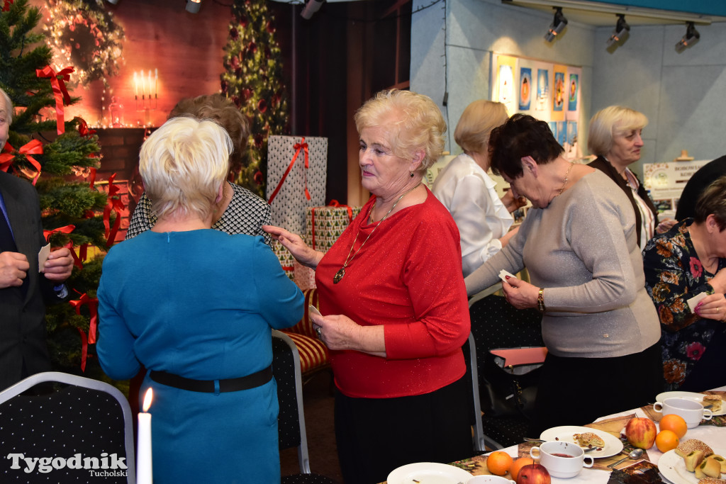 Aby w święta dobro zawsze zwyciężało nad złem. Spotkanie opłatkowe w Cekcynie / ZDJĘCIA