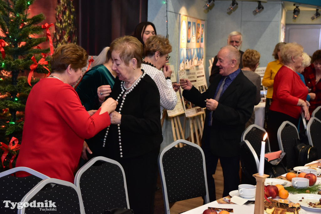 Aby w święta dobro zawsze zwyciężało nad złem. Spotkanie opłatkowe w Cekcynie / ZDJĘCIA