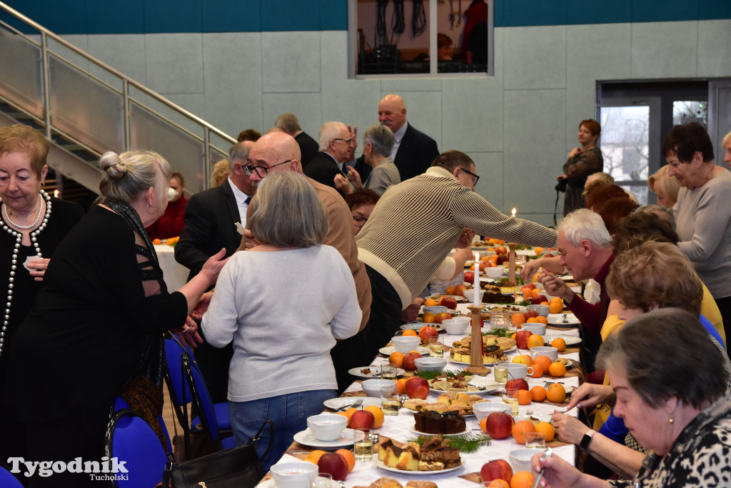Aby w święta dobro zawsze zwyciężało nad złem. Spotkanie opłatkowe w Cekcynie / ZDJĘCIA