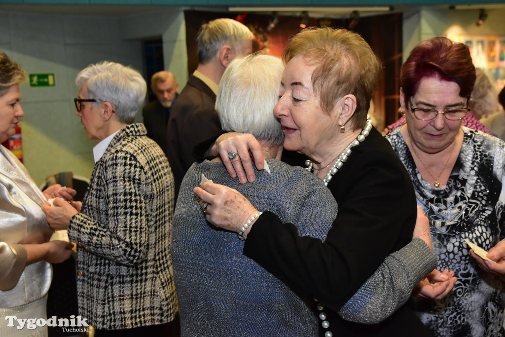 Aby w święta dobro zawsze zwyciężało nad złem. Spotkanie opłatkowe w Cekcynie / ZDJĘCIA
