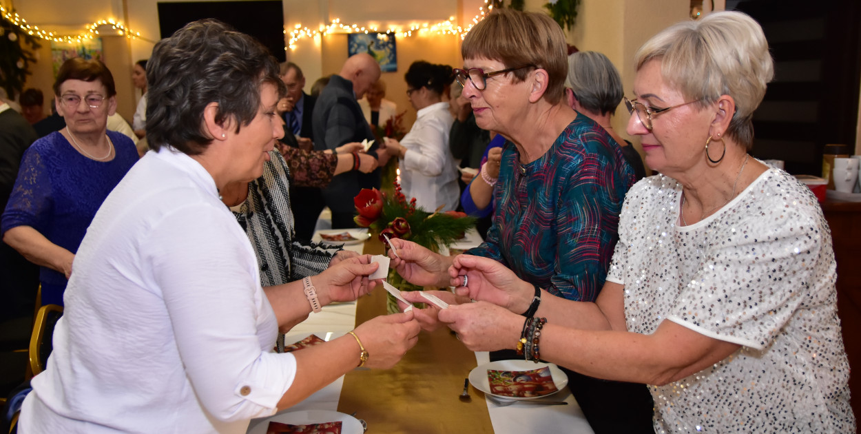 Spotkanie wigilijne osób starszych i działających na ich rzecz w Wielkim Mędromierzu