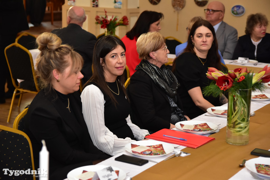 Spotkanie wigilijne osób starszych i działających na ich rzecz w Wielkim Mędromierzu