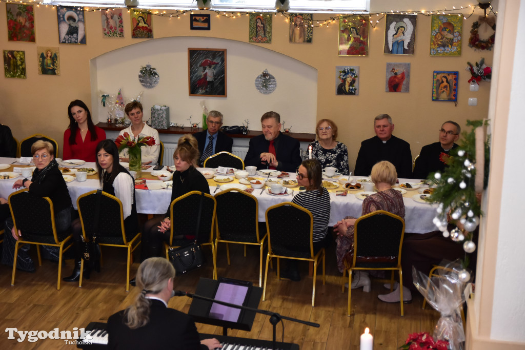 Spotkanie wigilijne osób starszych i działających na ich rzecz w Wielkim Mędromierzu