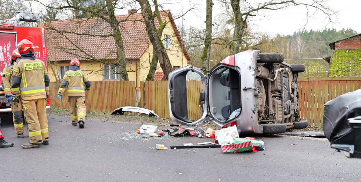 26 grudnia. Wypadek w Plaskoszu. Na miejscu LPR