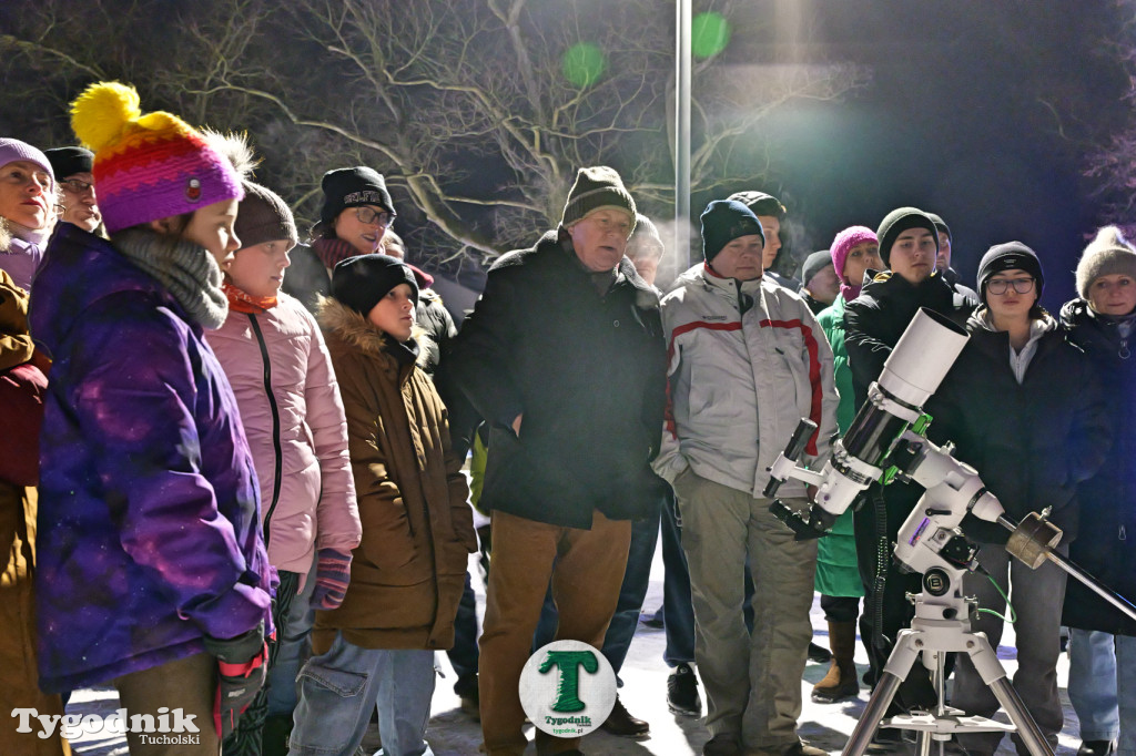 Obserwacje nieba na rynku w Tucholi z Mikołajem Janowicem