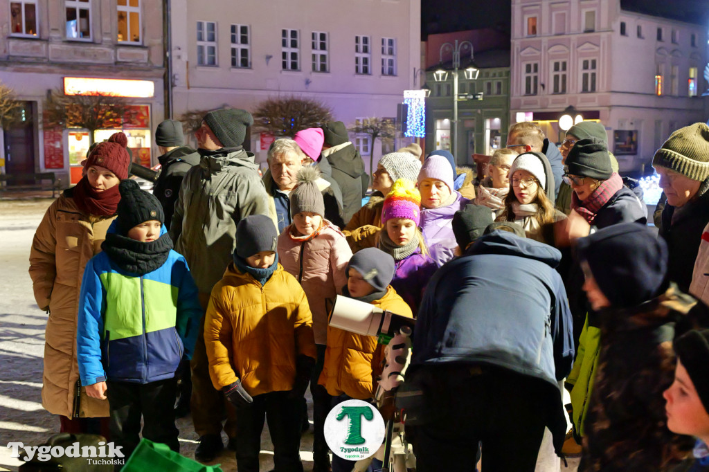 Obserwacje nieba na rynku w Tucholi z Mikołajem Janowicem