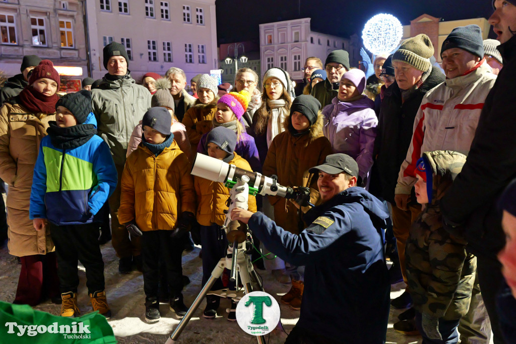 Obserwacje nieba na rynku w Tucholi z Mikołajem Janowicem