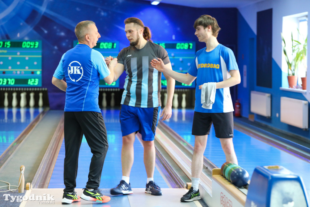 Gminna liga kręglarska: wyrównana czołówka w obu klasyfikacjach