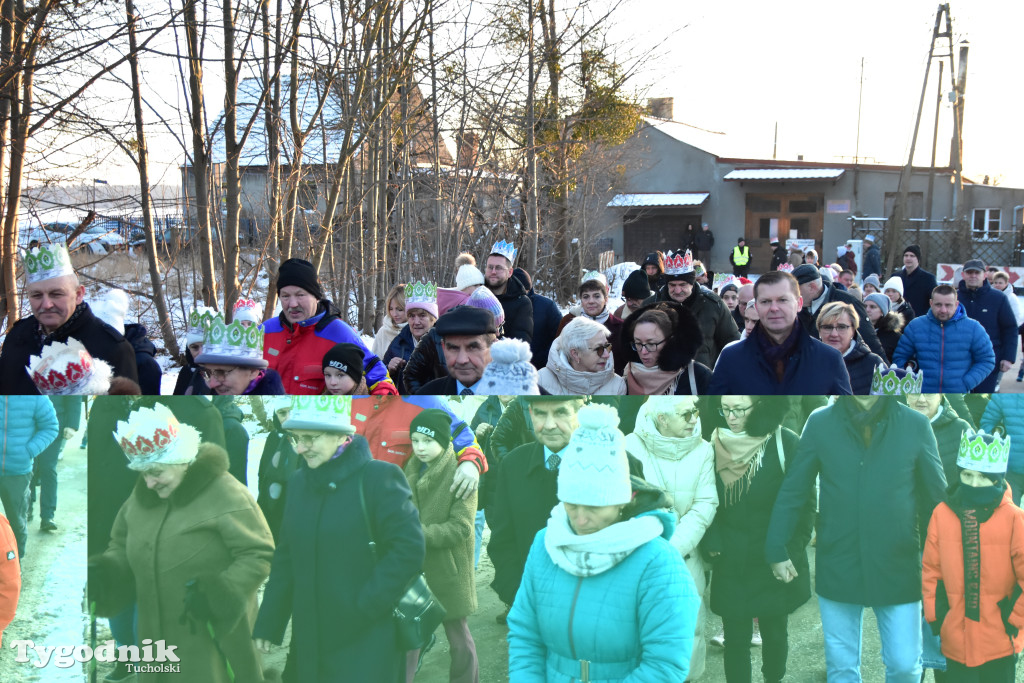 Tradycyjny Orszak Trzech Króli przeszedł ulicami Bysławka. Po nim mieszkańcy zagrali w Jasełkach / ZDJĘCIA