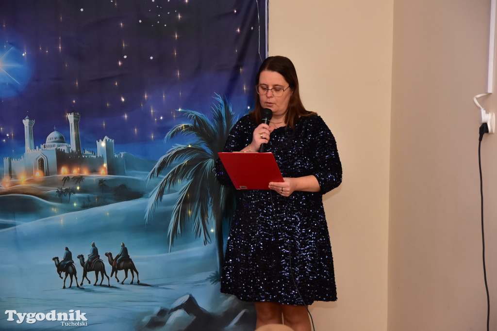 Tradycyjny Orszak Trzech Króli przeszedł ulicami Bysławka. Po nim mieszkańcy zagrali w Jasełkach / ZDJĘCIA