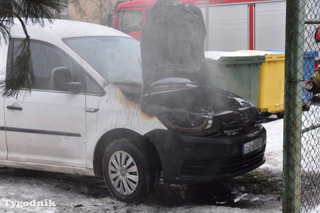 Tuchola: Dlaczego na ul. Kościuszki doszło do pożaru komory silnika w osobówce?