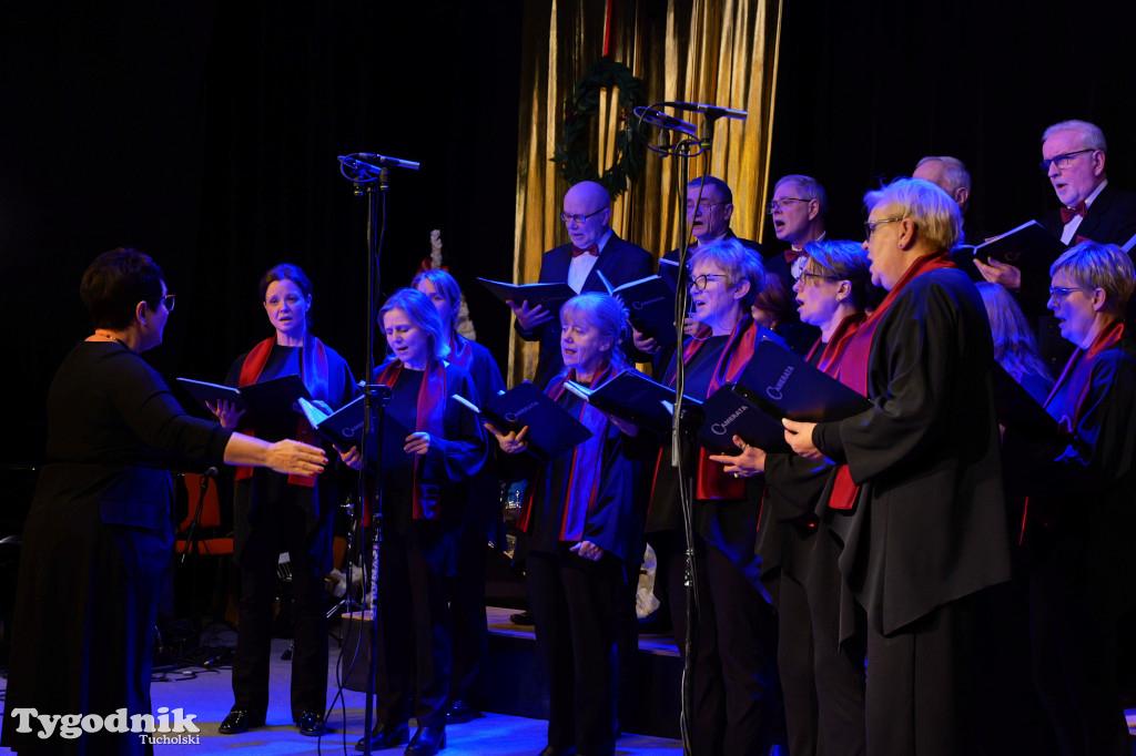 TOK rozbrzmiał kolędą i piosenką świąteczną