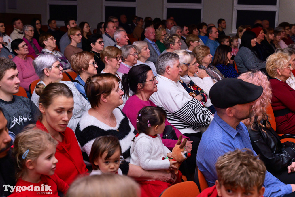 TOK rozbrzmiał kolędą i piosenką świąteczną