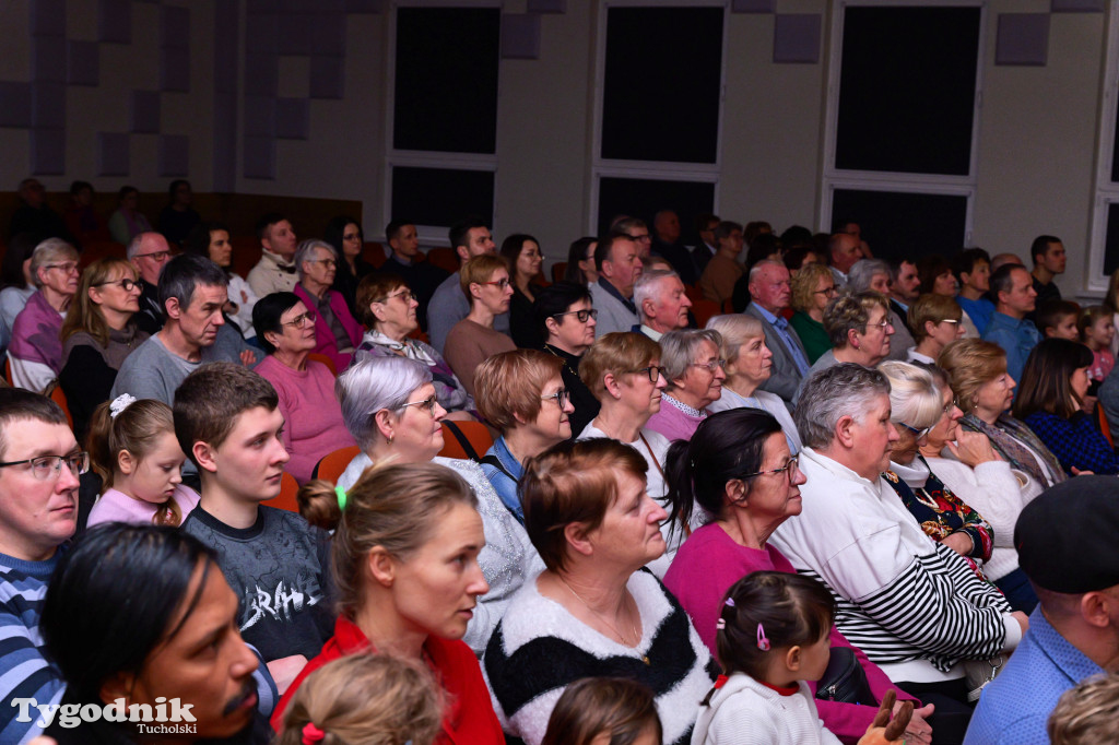 TOK rozbrzmiał kolędą i piosenką świąteczną
