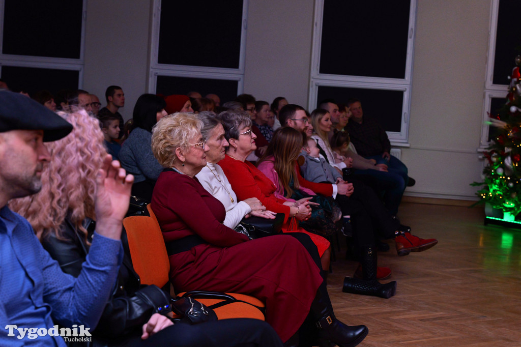 TOK rozbrzmiał kolędą i piosenką świąteczną